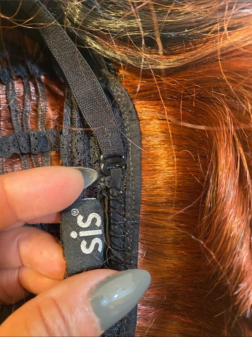 SIS  Ombre Short Layered Women's Wig - Stylish Natural Look